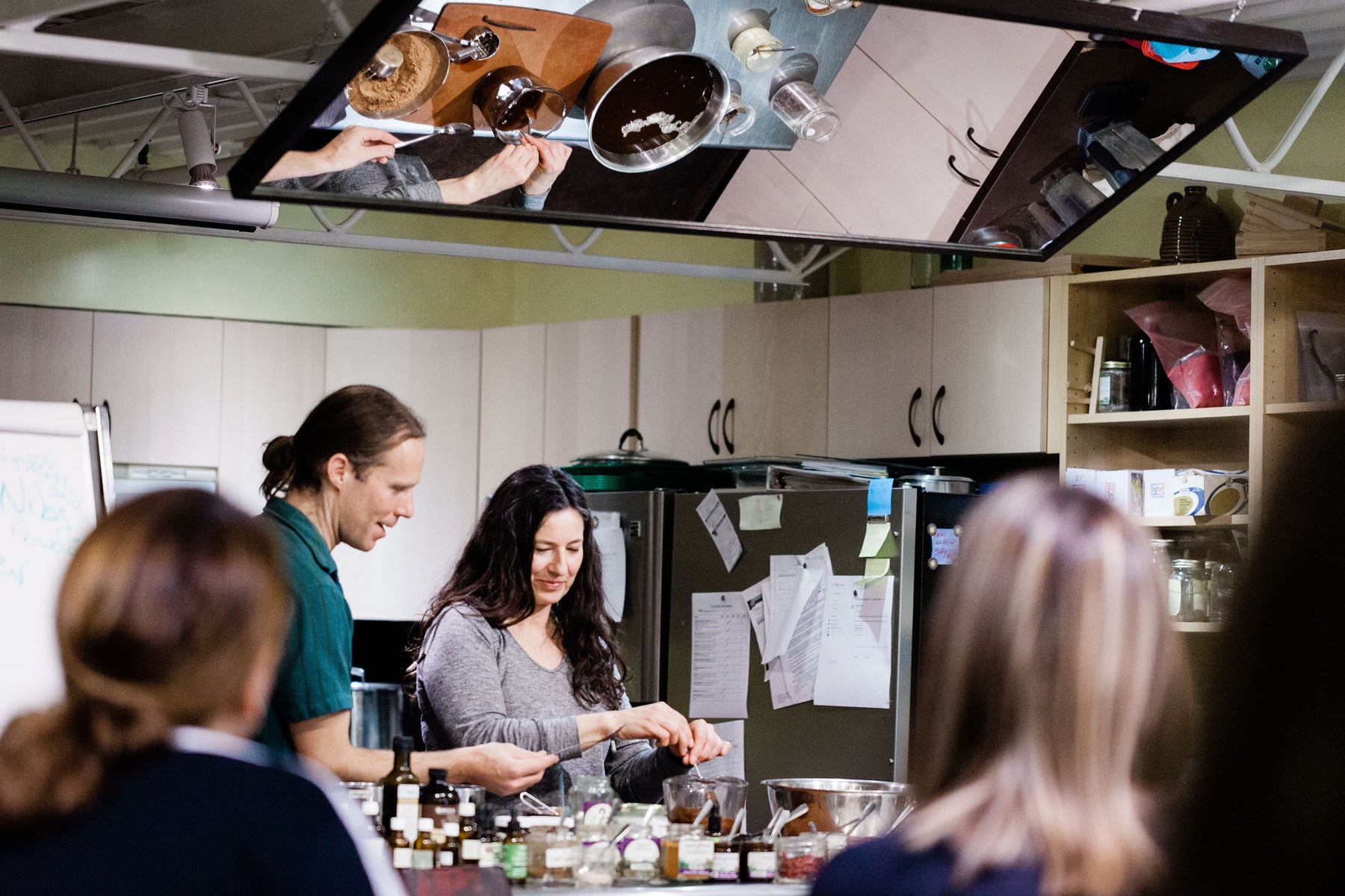 Be Your Own Chocolate Maker: Learn How to Make Delicious, Healthy, Superfood Chocolate from Scratch - TBA